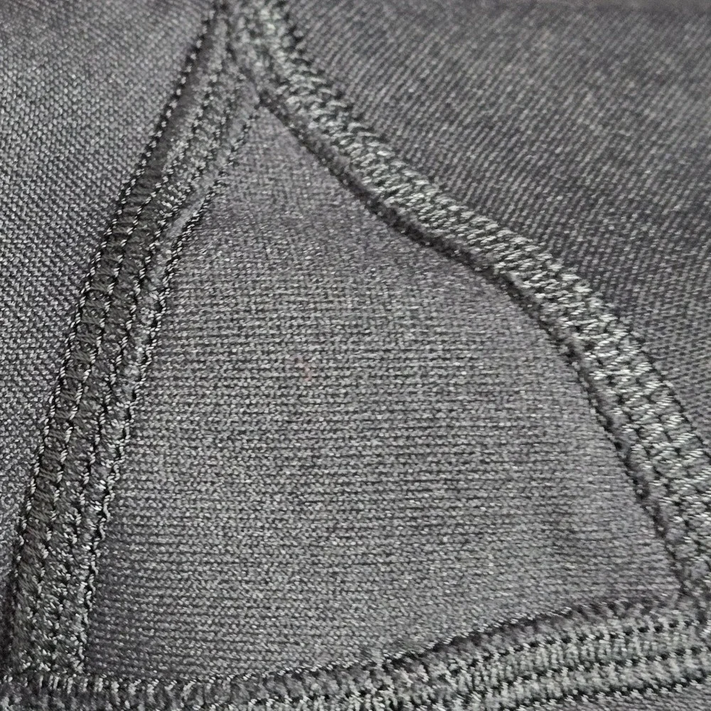 Lululemon Zoned In Tight Black Womens Size 4 Athletic Yoga‎ Pants